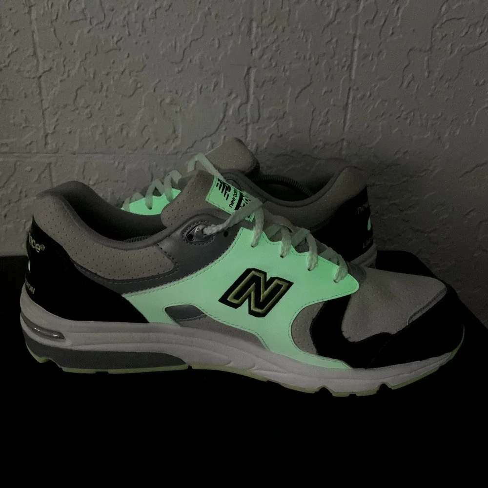 New Balance Shoes Mens Size 13 Gray Silver 1700 Barneys New York Glow In Dark